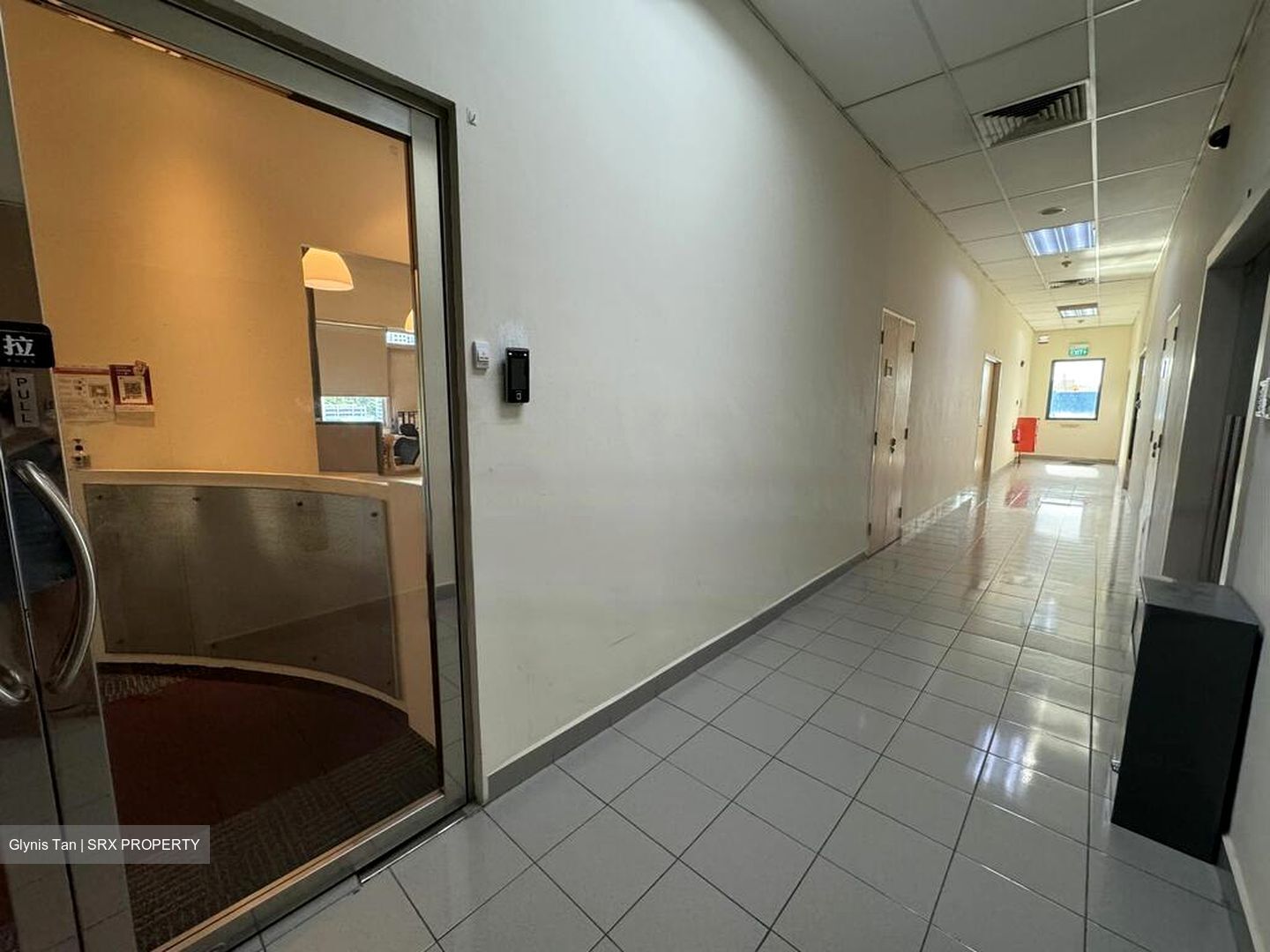 Redhill Forum (D3), Factory #470470221